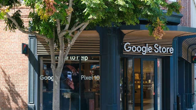 Google Store entrance in Los Angeles, showcasing trendy tech products and modern architecture.