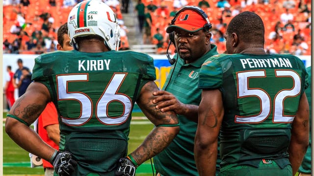 Defense Strategy Huddle vs Arkansas State