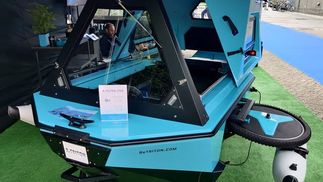 BeTRITON amphibious vehicle (Fully Charged 2022) boat front