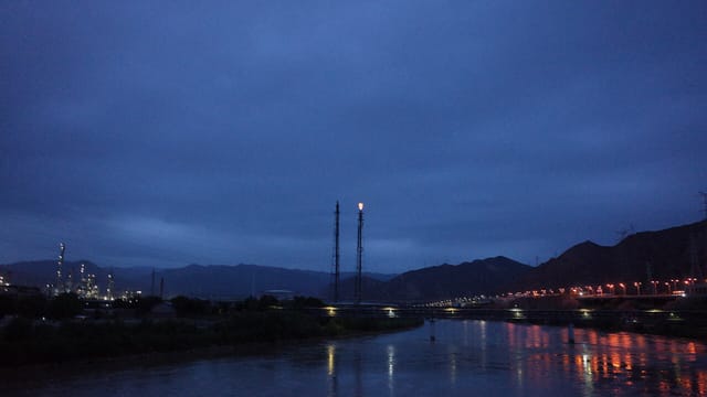 兰州石化炼油厂火炬塔