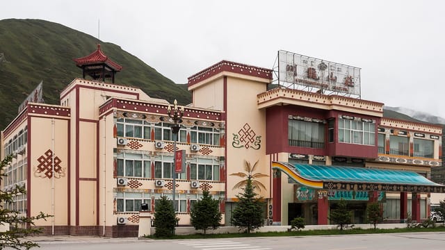Chuanzhusi Sichuan China Hotel-Chuanlong-Villa-01