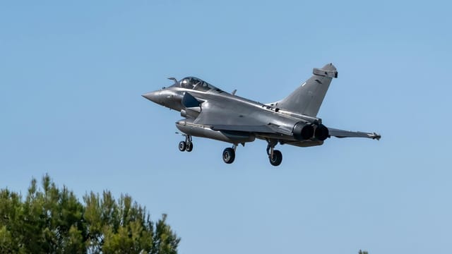 High-speed Rafale jet soaring over Los Llanos, capturing the essence of aviation in Spain.