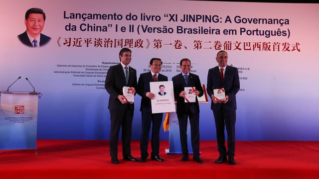 《习近平谈治国理政》第一卷、第二卷葡文巴西版首发式 (48982115911)
