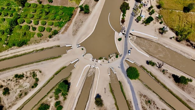 A stunning aerial view of irrigation canals in Karor Lal Eason, showcasing agricultural infrastructure.