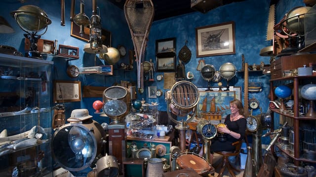 Paris - Vintage travel gear seller at the marche Dauphine - 5212