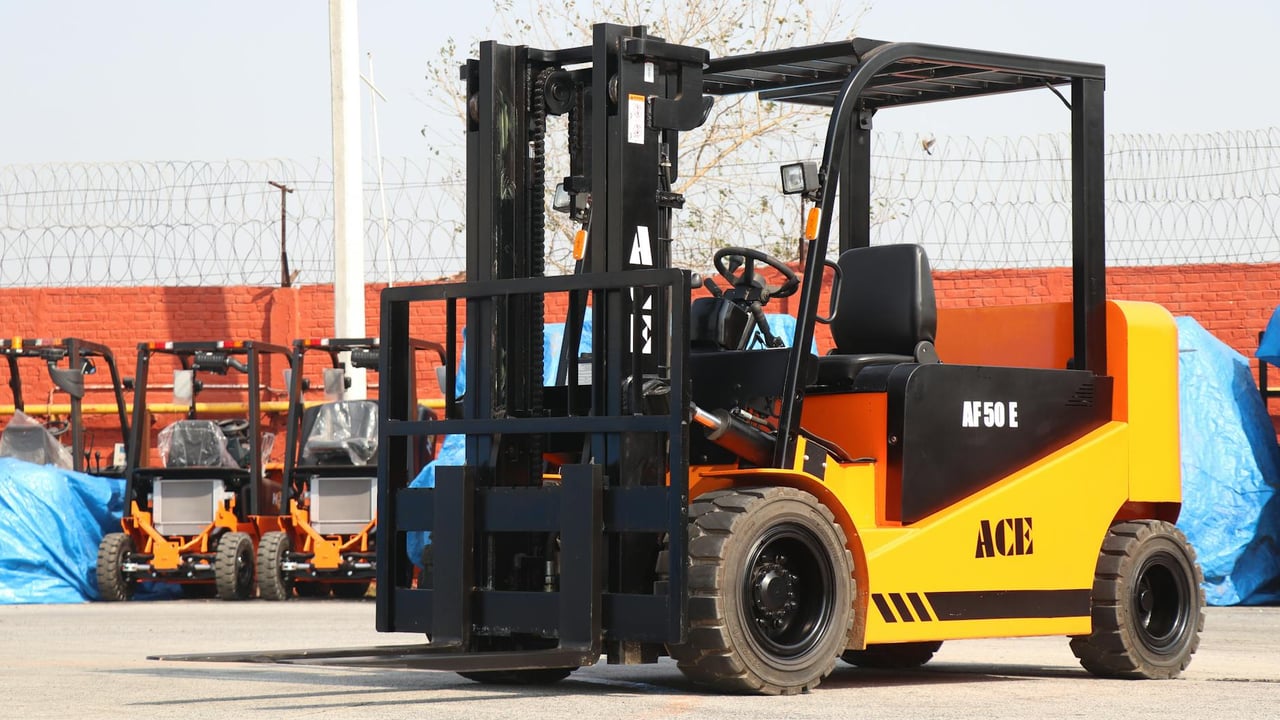 ACE AF50E electric forklift parked in a sunny warehouse area.
