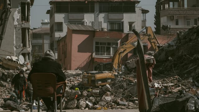 Destruction and recovery in Antakya, Türkiye, after a devastating earthquake.