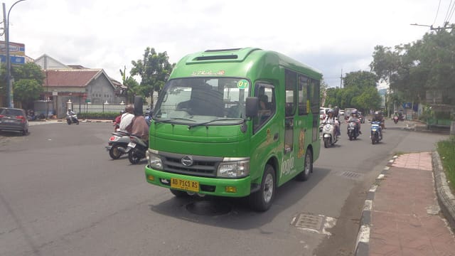 Si Thole, Tourism Bus
